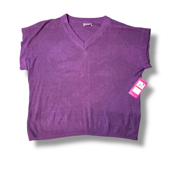 Vince Camuto Sweaters - Vince Camuto Women’s Drop Shoulder Purple “winter bloom” V-Neck Sweater size: XS